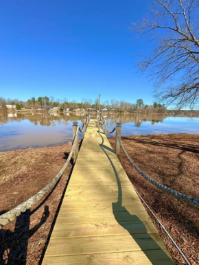 Saluda Lake Escape
